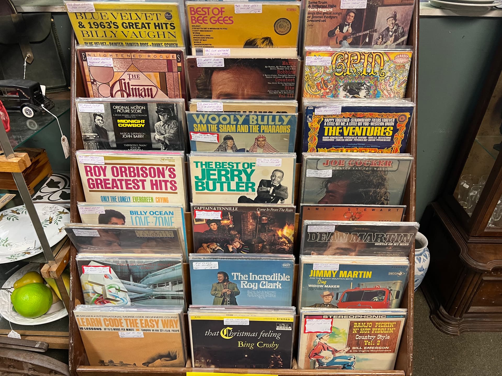 Where to Find Records: Shops, Antique Stores, and Selling Your Own — Crate digging beyond the algorithm