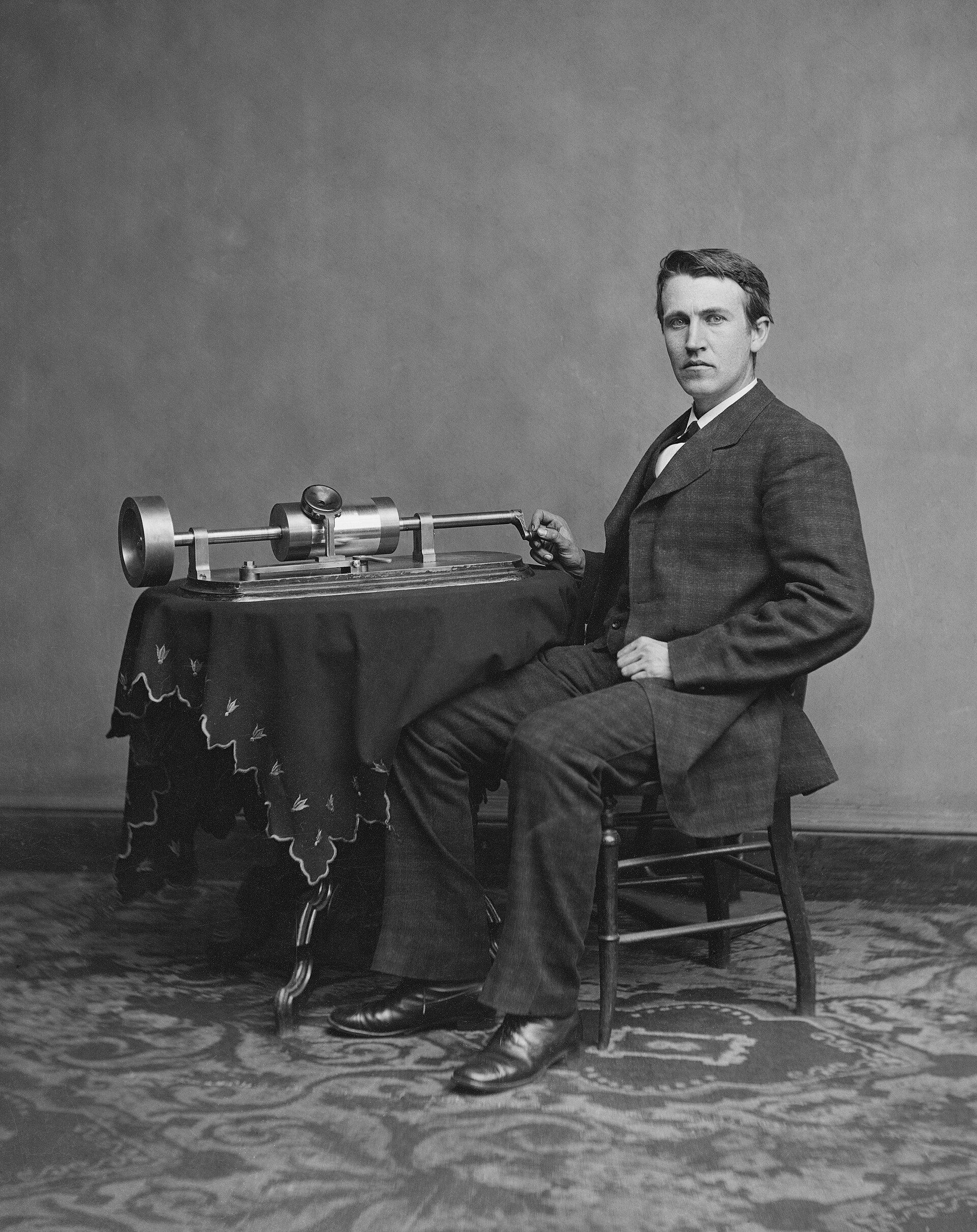How Does a Vinyl Record Actually Store Sound? — From Edison's tinfoil cylinder to the stylus on your turntable: a…