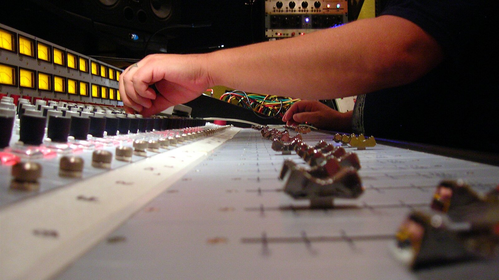 How Do You Mix Vocals So They Sound Professional? — A simple, repeatable vocal mixing chain: cleanup, EQ, compression…